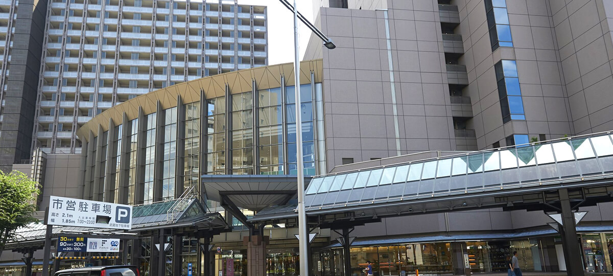 リファーレ金沢前舗道