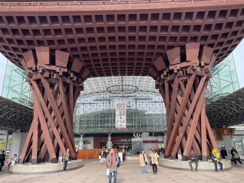 金沢駅（鼓門・もてなしドーム）